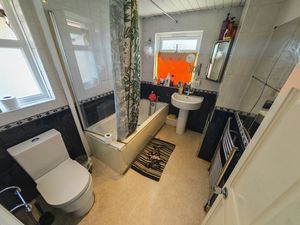 Photo 1- click for photo gallery